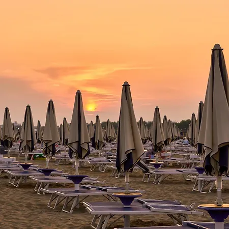 Beautiful Comfortable With A Large Balcony - Place Bibione